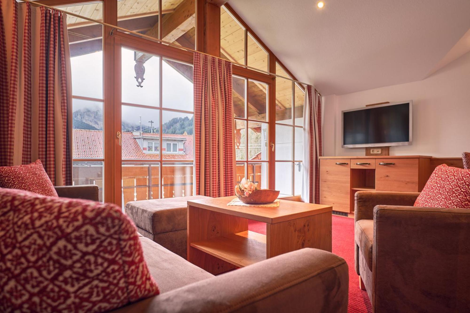 Landhotel Berghof Bad Hindelang Exterior foto